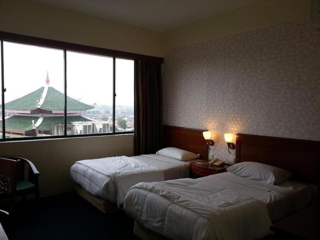 Klang Histana Hotel Exterior photo