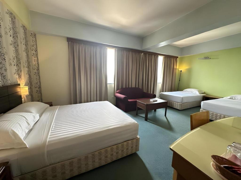 Klang Histana Hotel Exterior photo